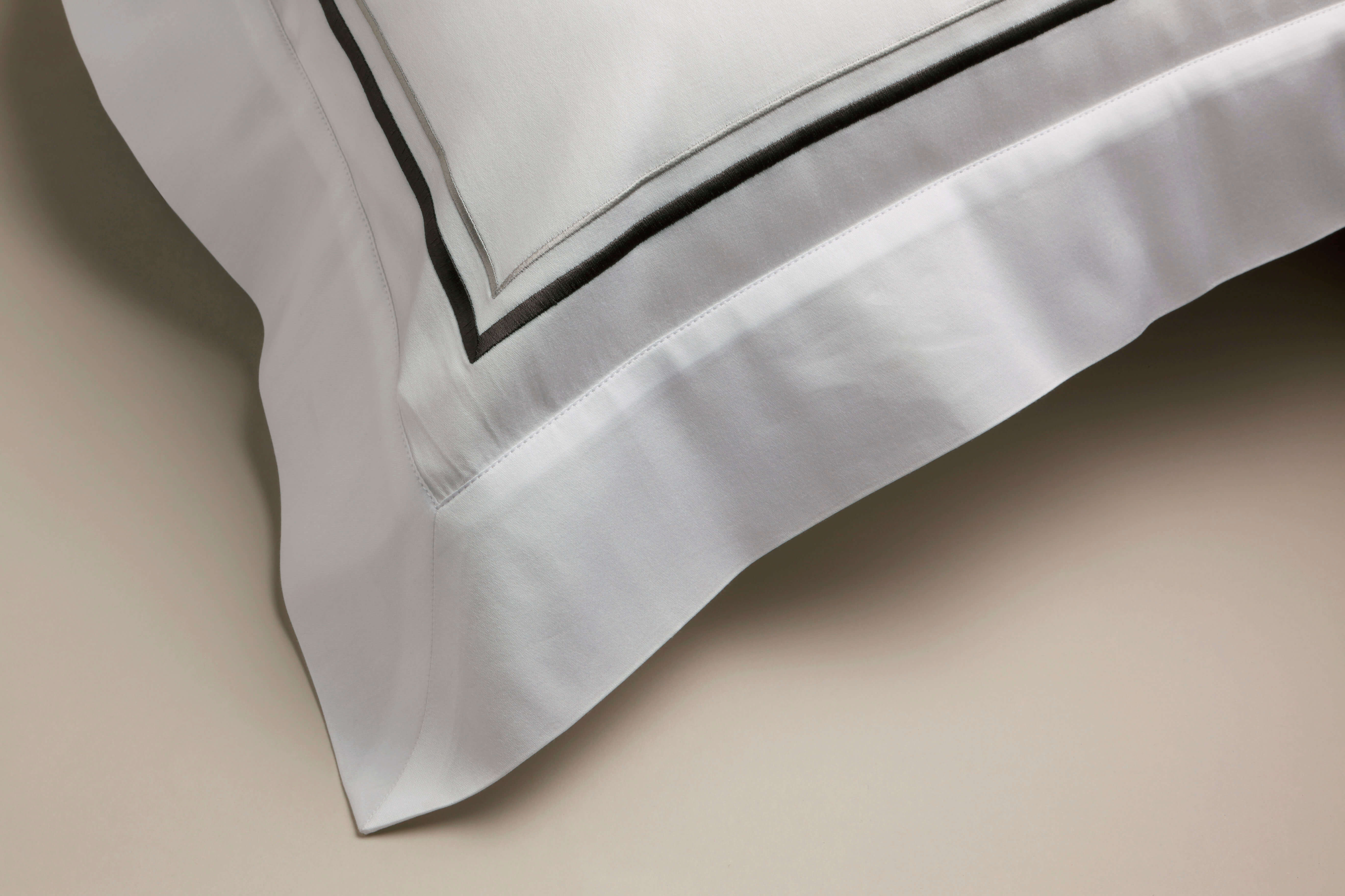 The Drift Cotton Percale Pillowcase - Image 3