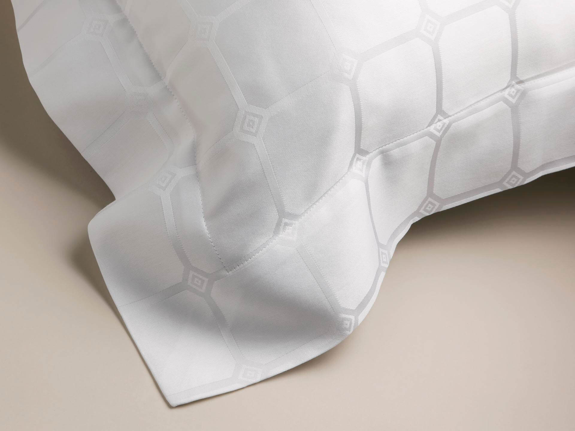 The Trellis Luxury Bed Linen Set - White - Image 4