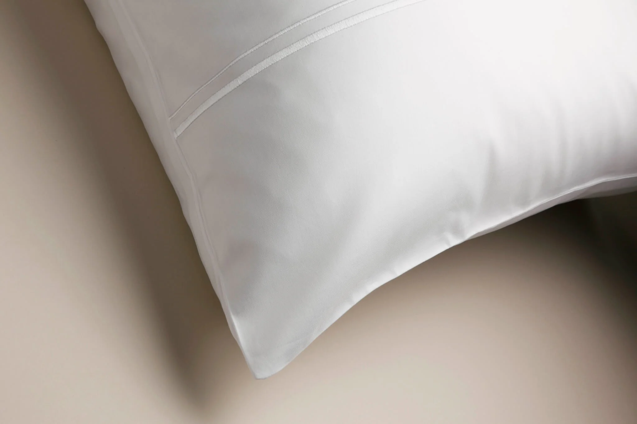 The Dream Cotton Sateen Bed Linen Set - Image 3