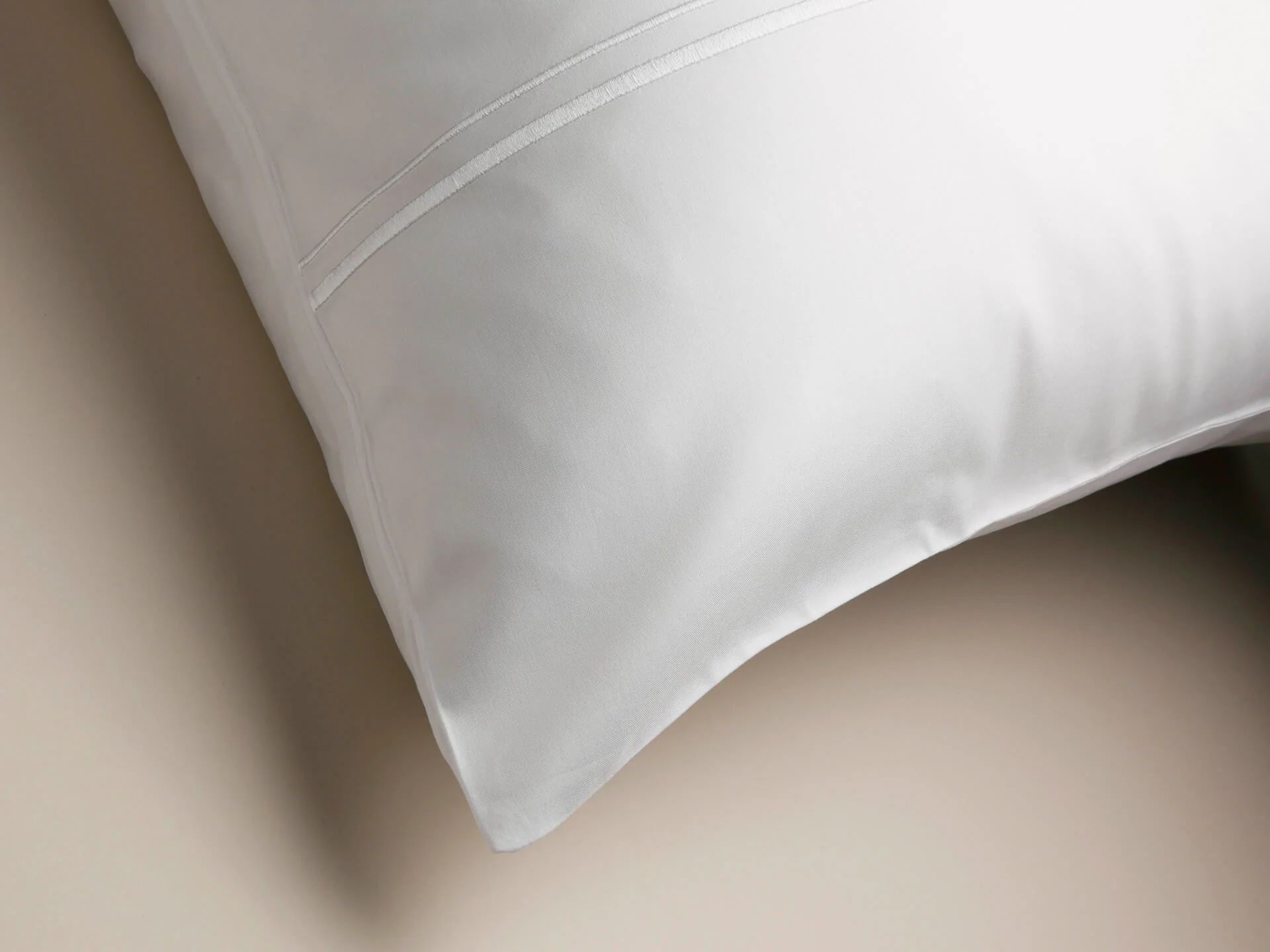 The Dream Cotton Sateen Duvet Cover - Image 5