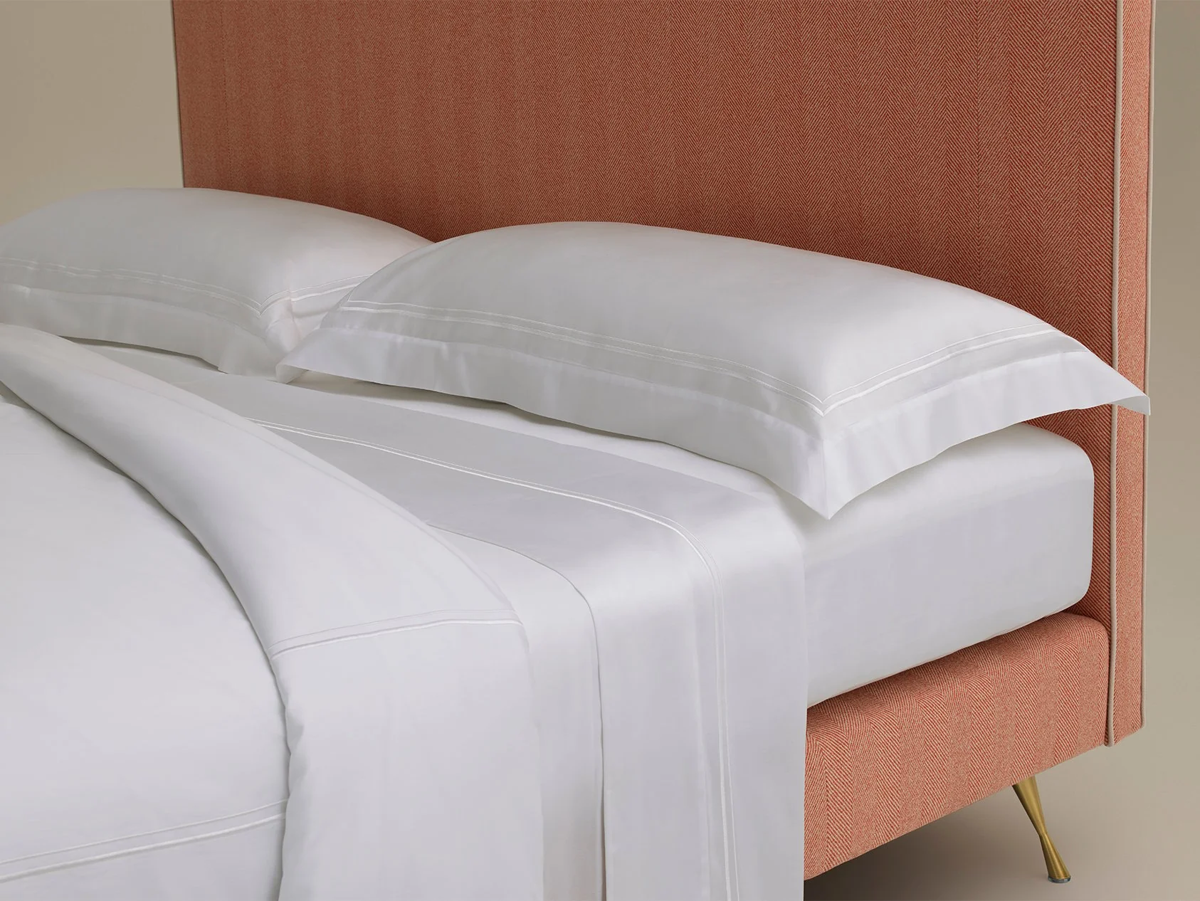 The Dream Cotton Sateen Luxury Bed Linen Set - Image 2