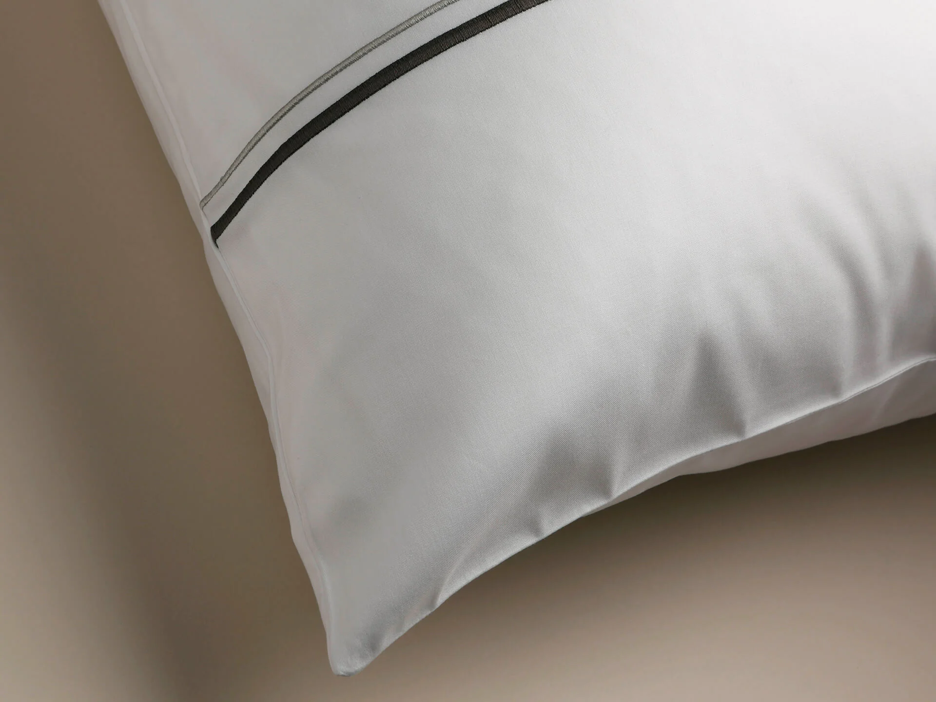 The Drift Giza Egyptian Cotton Duvet Cover - Image 5