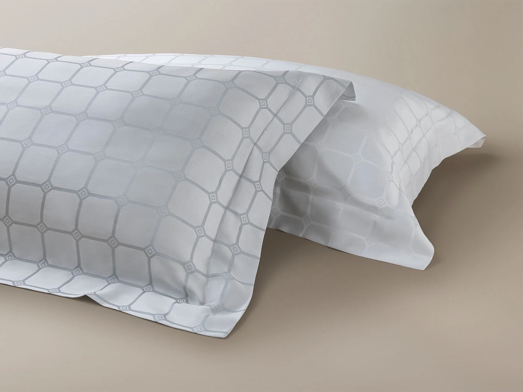 The Trellis Luxury Bed Linen Set - Silver - Image 4