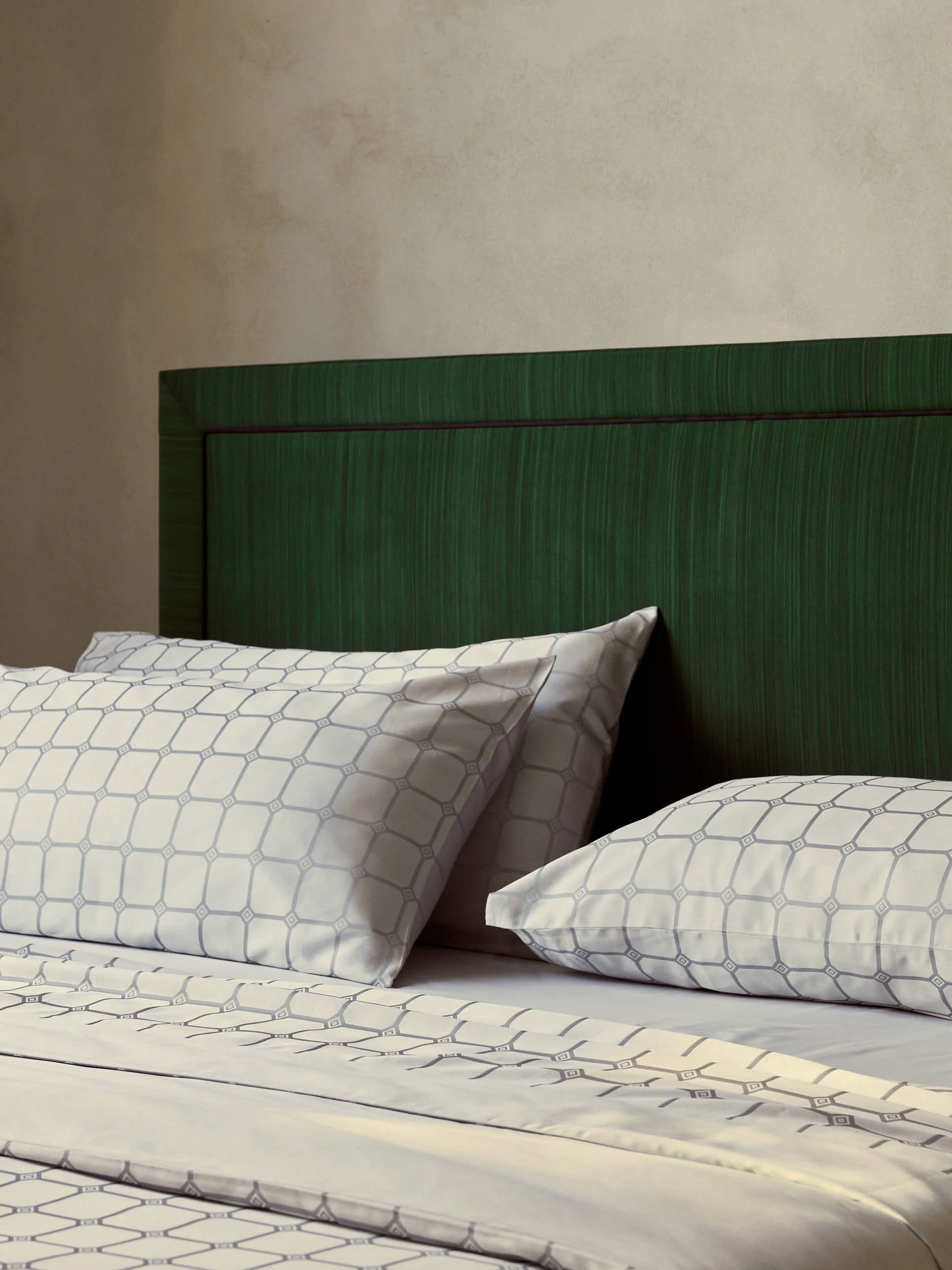 The Trellis Luxury Pillowcase - Silver - Image 3