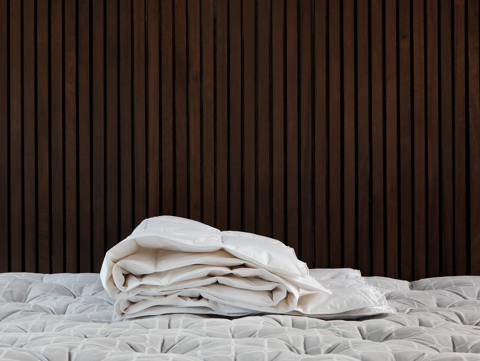 White Hungarian Goose Down & Feather Summer Duvet - Image 2