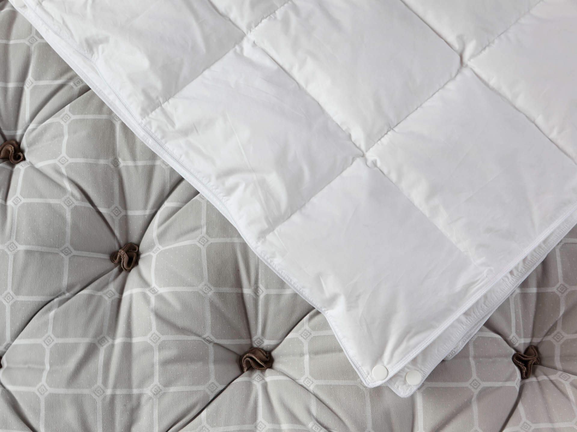 White Hungarian Goose Down & Feather Winter Duvet - Image 2